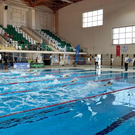 AniCup Yüzme Şampiyonası’na ev sahipliği yaptı
