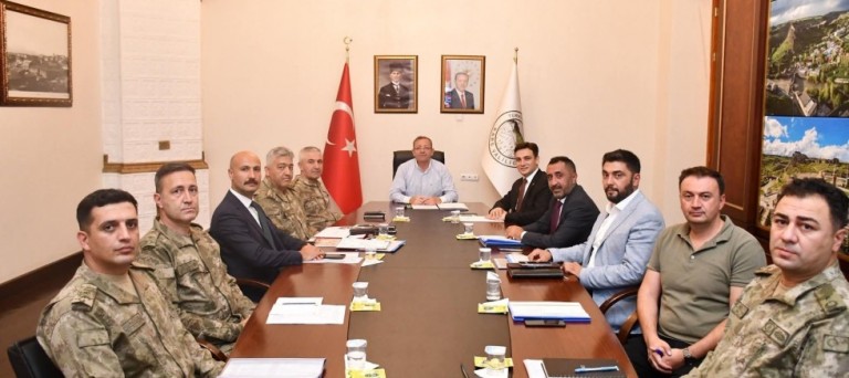 Kars’ta "Sınır Yolları Yapımı ve Bakımı" toplantısı gerçekleştirildi