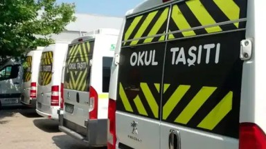 Veliler Dikkat! Okul Servisi Ücretleri ve Kamera Şartı Yenilendi: Kararlar Resmi Gazete’de!