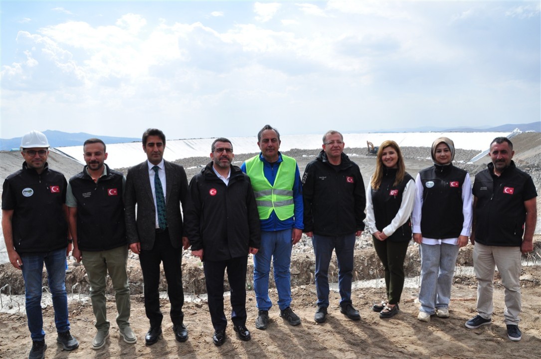 Kayak Merkezi'nde suni karlama sistemi yapımı devam ediyor