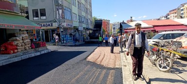 Kağızman Belediyesi sıcak asfalt atıyor, Kars Belediyesi Mıcır!