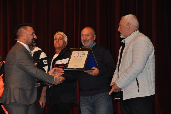 Kars'ta sporun enleri ödülü Çapanoğlu'nun