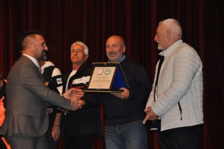 Kars'ta sporun enleri ödülü Çapanoğlu'nun