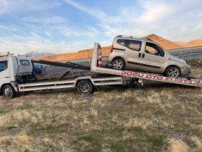 Iğdır'dan Kars'a gelen otomobil devrildi: 1 yaralı