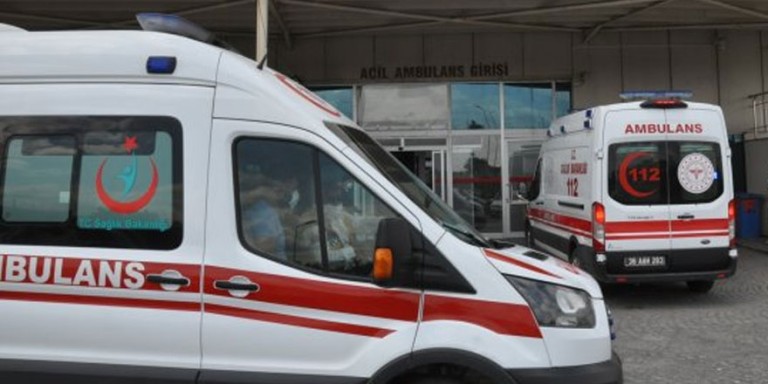 Kars'ta 17 yaşındaki kız 2. kattan düştü