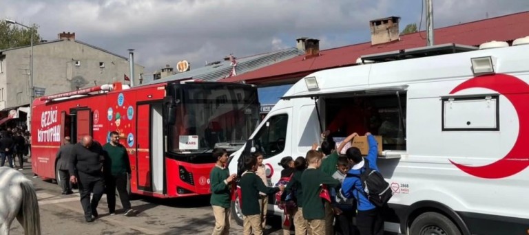Kızılay Kars İl Başkanlığı, Digor’un Kurtuluş Etkinliklerine Katıldı