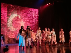 (ANA-DOLU) Milli Mücadelenin Cesur ve Kayıp Kadınları Kars’ta sahnelendi