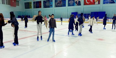 Öğrencilere Buz Pistinde Etkinlik Düzenlendi