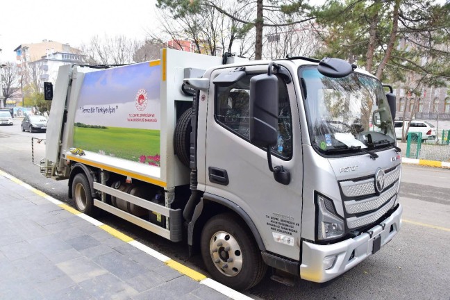 Milletvekili Çalkın, Kağızman Belediyesi'ne Çöp aracı gönderdi
