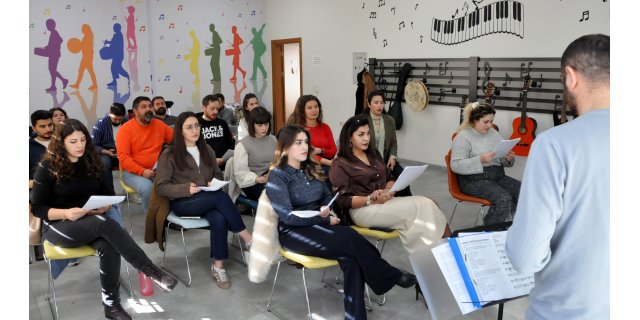 Kars'ta Öğretmenler Korosu 24 Kasım'da Sahne Alacak: Müzikle Kutlama