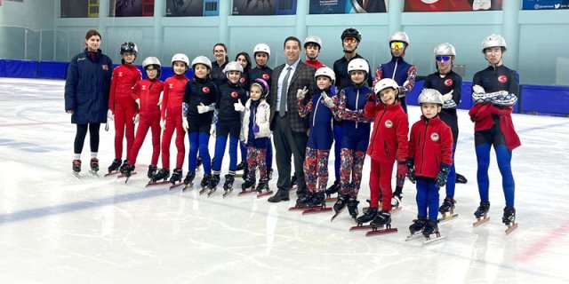 Kars'ın Buz Pistinde Milli Patenciler Yetişiyor: Azim ve Disiplin!