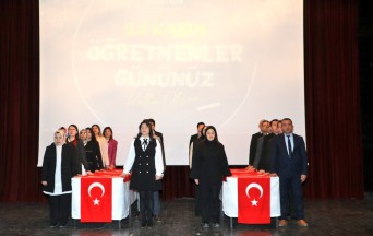 Kars’ta Öğretmenler Günü kutlandı