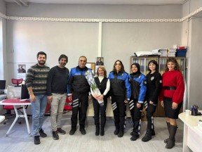 Kars'ta Polis, Öğretmenler Günü'nde Selime Tombul'u Unutmadı