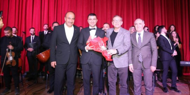 Kars'ta Öğretmenler Korosu'ndan Müzik Ziyafeti: 24 Kasım Coşkusu!