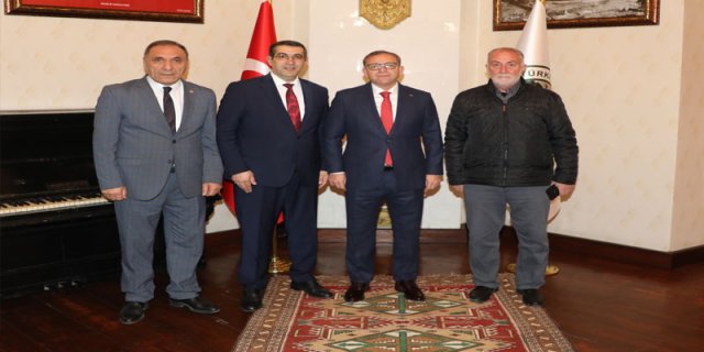 Kars'ta Gençlik ve Eğitim Hamlesi: Vali Polat'tan Vakfa Tam Destek