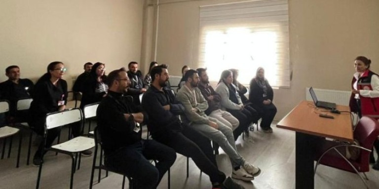 Kars'ta ŞÖNİM'den Şiddet Farkındalığı: Sağlık Çalışanları Eğitimi