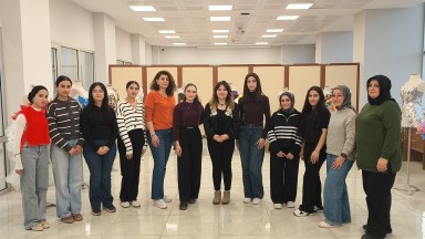 Geri Dönüşüm Şıklığı: Öğrenci Tasarımlarıyla Sürdürülebilir Moda Şöleni