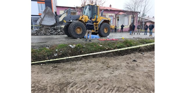 Kağızman'da Kepçe Dehşeti: Emekli İmam Feci Şekilde Can Verdi