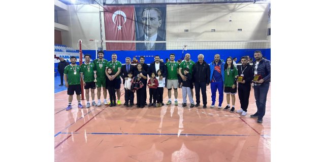 Sarıkamış Voleybol Turnuvası: Tanyeri Takımı Şampiyonluğu Kucakladı