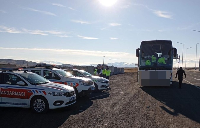 Takograf Denetimiyle Güvenli Sürüş: Hız ve Süre İhlallerine Sıkı Takip