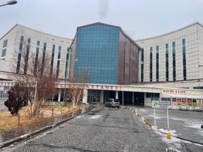 Kars Harakani Devlet Hastanesinde Asansör Sorunu Hastaları Mağdur Ediyor