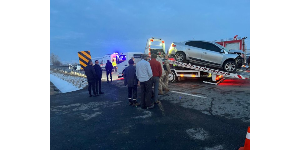 Kümbetli'de Zincirleme Kaza: Yaralılar Hastaneye Kaldırıldı