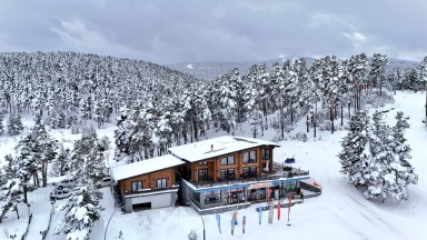 Sarıkamış'ta Kar Garantisi: Suni Karlama ile Kayak Sezonu Uzuyor!