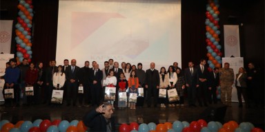 Kars'ta KAFKAS Projesi ile Kitap Rekoru: Öğrenci ve Veliler Ödüllendirildi