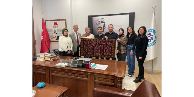 Sarıkamış Destanı Halıda Yaşadı: Bardız Kilimi Yeniden Doğdu