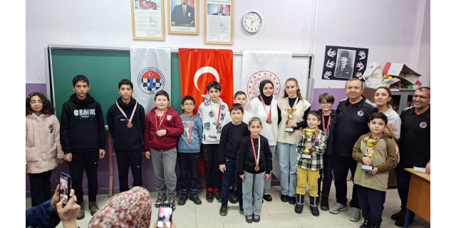 Şehitler Anısına Satranç Hamleleri: Genç Zekalar Kars'ta Buluştu