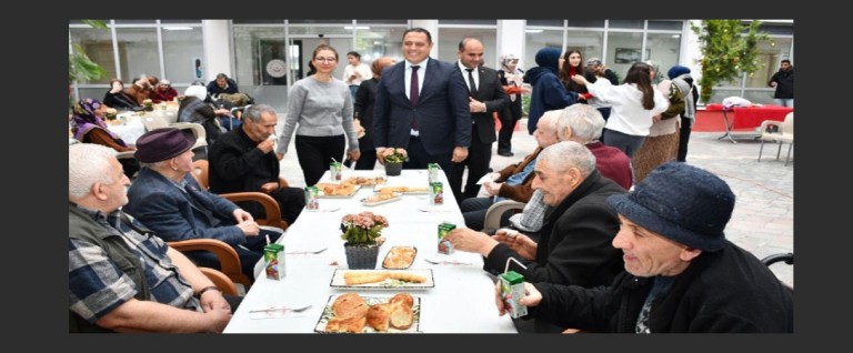 Tosunoğlu'ndan Huzurevi Sakinlerine Yeni Yıl Sürprizi Ziyaret!