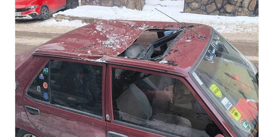 Buz Sarkıtı Faciası: Sürücü Sunroof'tan Yaralandı!