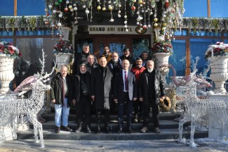 Kars'ta Şoförler ve Basın Buluşması: Sorunlar Konuşuldu, Plaket Verildi