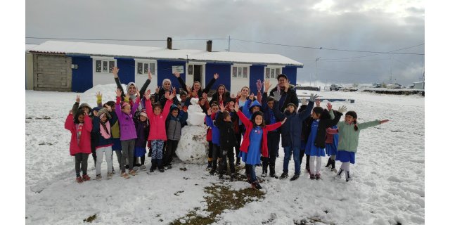 Sarıkamış'ta Kar Esareti: Köy Okullarına Buzlu Tatil!