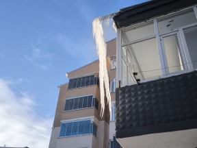 Kars'ta Sibirya Soğukları: Buz Tutan Kilitler, Donan Araçlar