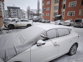 Kars'ta termometreler eksi 21,'i gördü