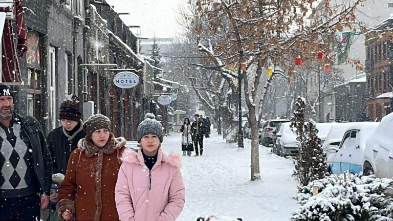 Kars Kalesi Beyaza Büründü: Yoğun Kar Ulaşımı Etkiledi