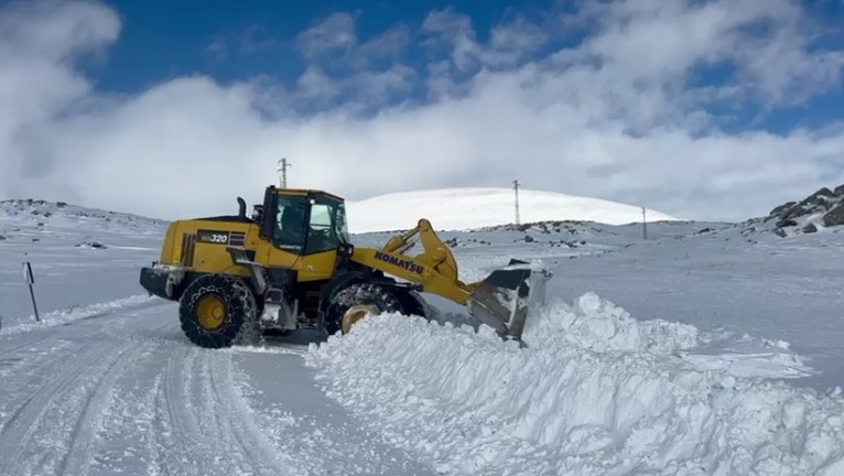 Kars'ta Kar Esareti: Tipi Köy Yollarını Kapattı. 32 Köy yolu Kapalı