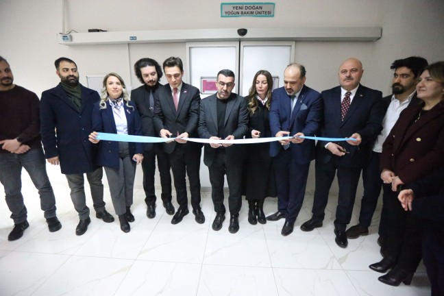 Kars Harakani Devlet Hastanesinde 3. basamak yenidoğan yoğun bakım ünitesi hizmete sunuldu. 