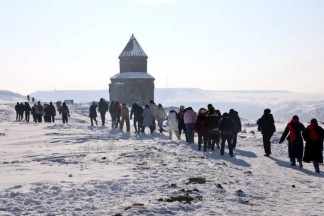 Kars: Vali Polat Ani Ören Yeri'nde! Tarihi Kentte Kültür Buluşması