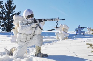 Komandoların eksi 25 derecede zorlu eğitimi