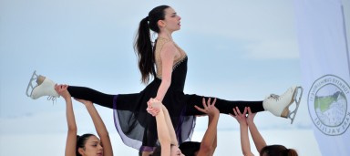 Çıldır Gölü Buz Şenliği: Buzda Dans, Hız ve Kış Coşkusu!