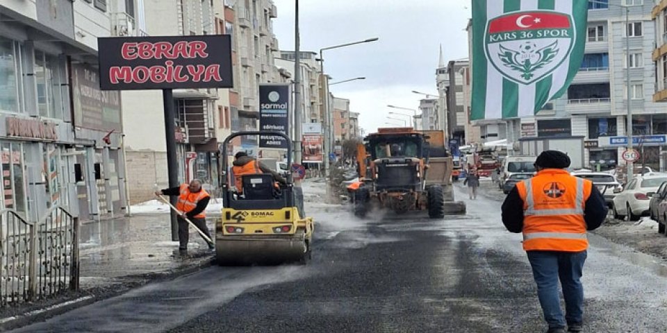 Kars'ta Kar Kabusu: Eriyen Kar, Çukurlu Yollar ve Yama Seferberliği