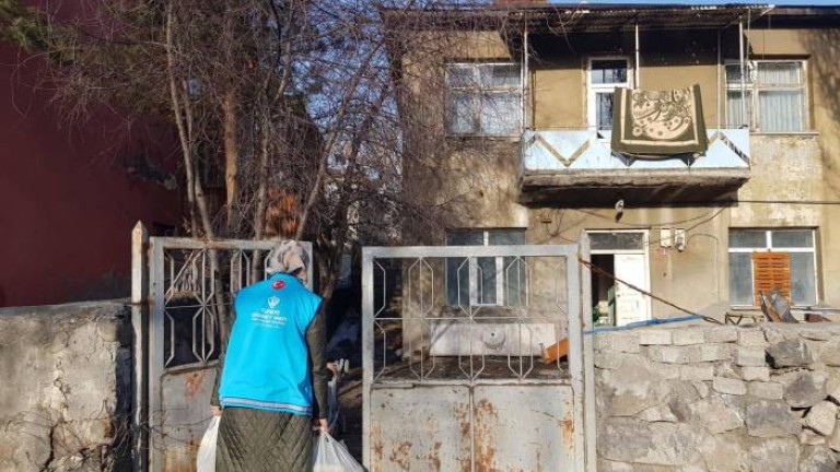 Kars'ta Ramazan Bereketi: İhtiyaç Sahiplerine Gıda Desteği Eli