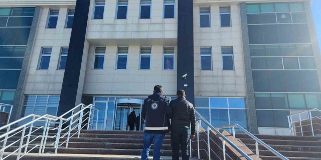 Kars'ta Göçmen Kaçakçılığı Operasyonu: Afganistan Uyruklu 2 Göçmen Yakalandı