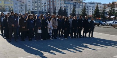 Kars'ta Vergi Haftası Coşkusu: Anıta Çelenk ve Saygı Duruşu