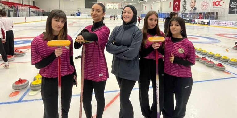 Kars Curling Takımı Türkiye Finallerinde Parladı: Dördüncülük Gururu