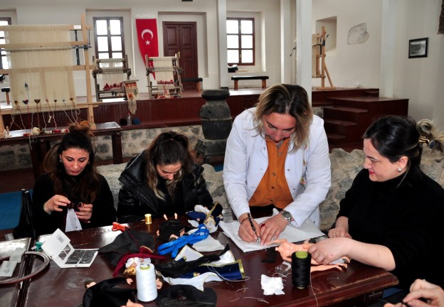 Kars'ın Kafkas Bebekleri: Kültür Elçileri, Kadın Emeğiyle Yükseliyor