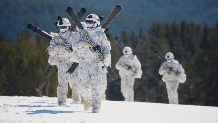 Komandolar dondurucu soğukta nefes kesti
