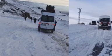 Kars'ta tipi nedeniyle 10 araç yolda mahsur kaldı